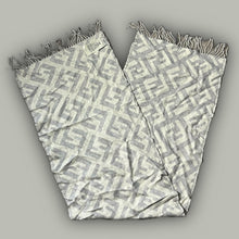 Carregar imagem no visualizador da galeria, vintage Fendi scarf
