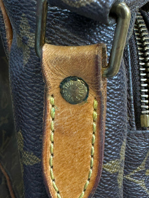 vintage Louis Vuitton slingbag