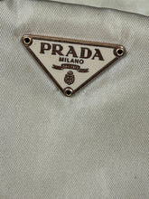 Lade das Bild in den Galerie-Viewer, vintage Prada shoulderbag
