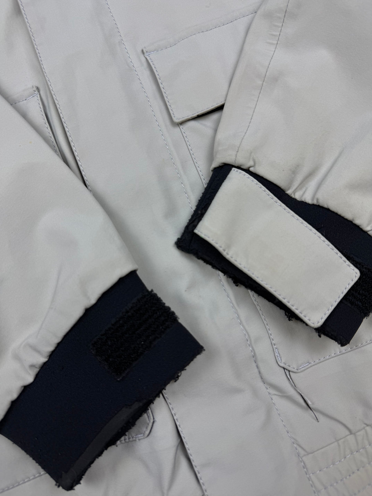 vintage Prada Luna Rossa 2003 windbreaker {L}