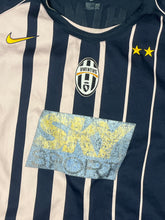 Load image into Gallery viewer, vintage Nike JUVENTUS IBRAHIMOVIC9 2004-2005 3rd jersey {L}
