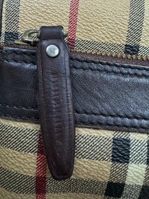 vintage Burberry slingbag