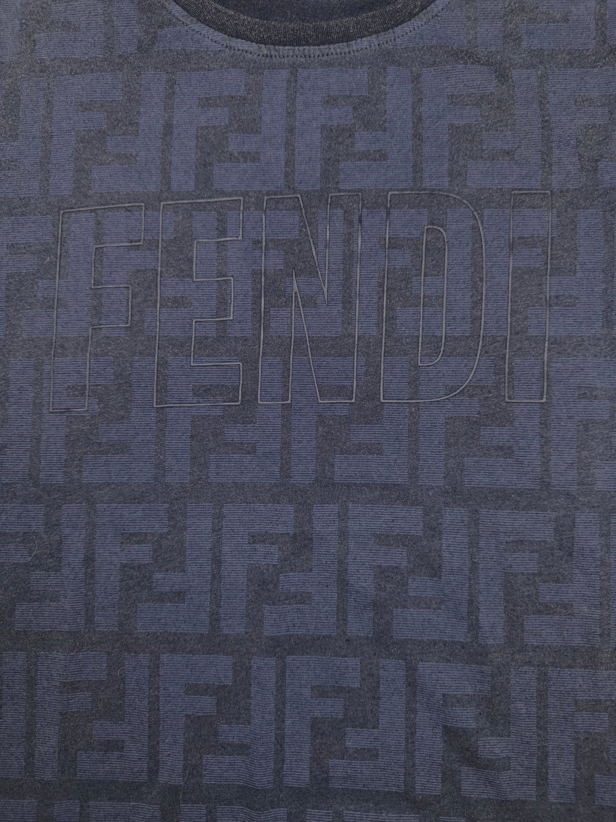 vintage Fendi t-shirt {M}