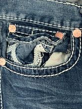 Carregar imagem no visualizador da galeria, vintage True Religion jeans {XL-XXL}
