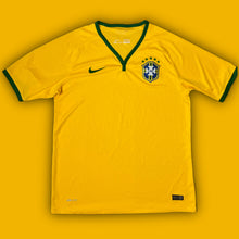 Carica l&#39;immagine nel visualizzatore di Gallery, vintage Nike BRASIL 2014 home jersey {L}
