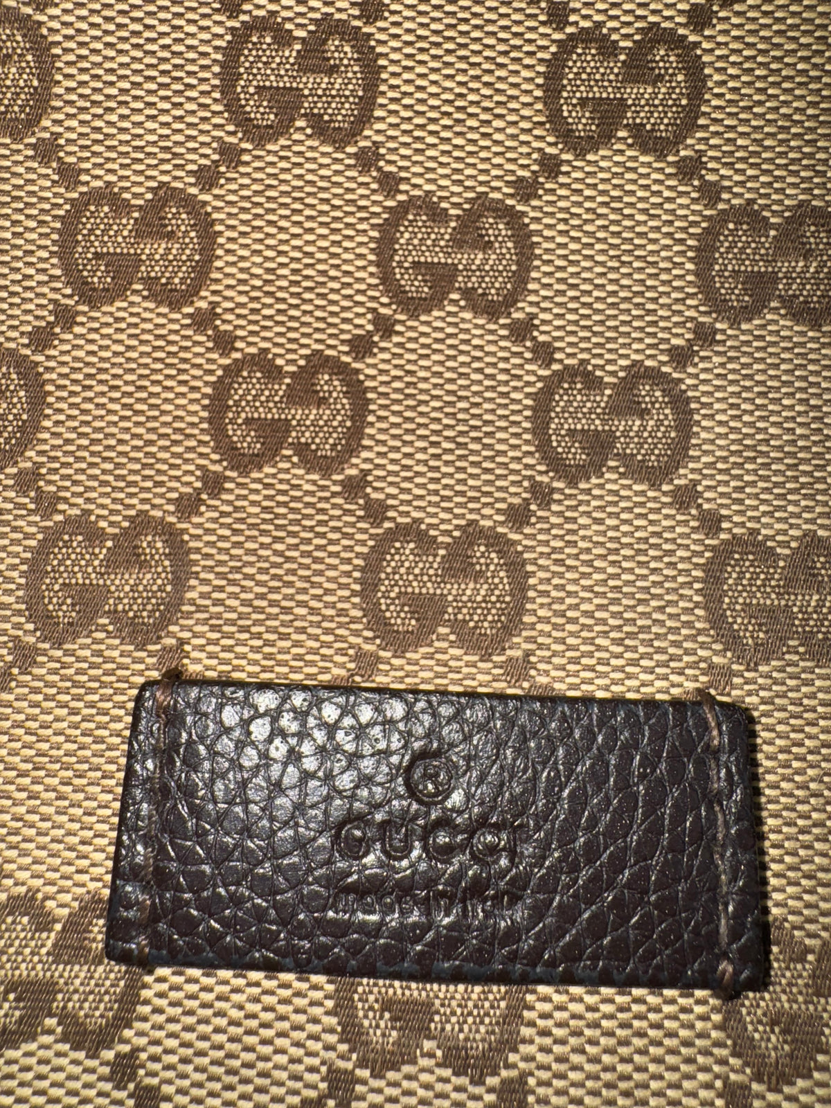 vintage Gucci slingbag