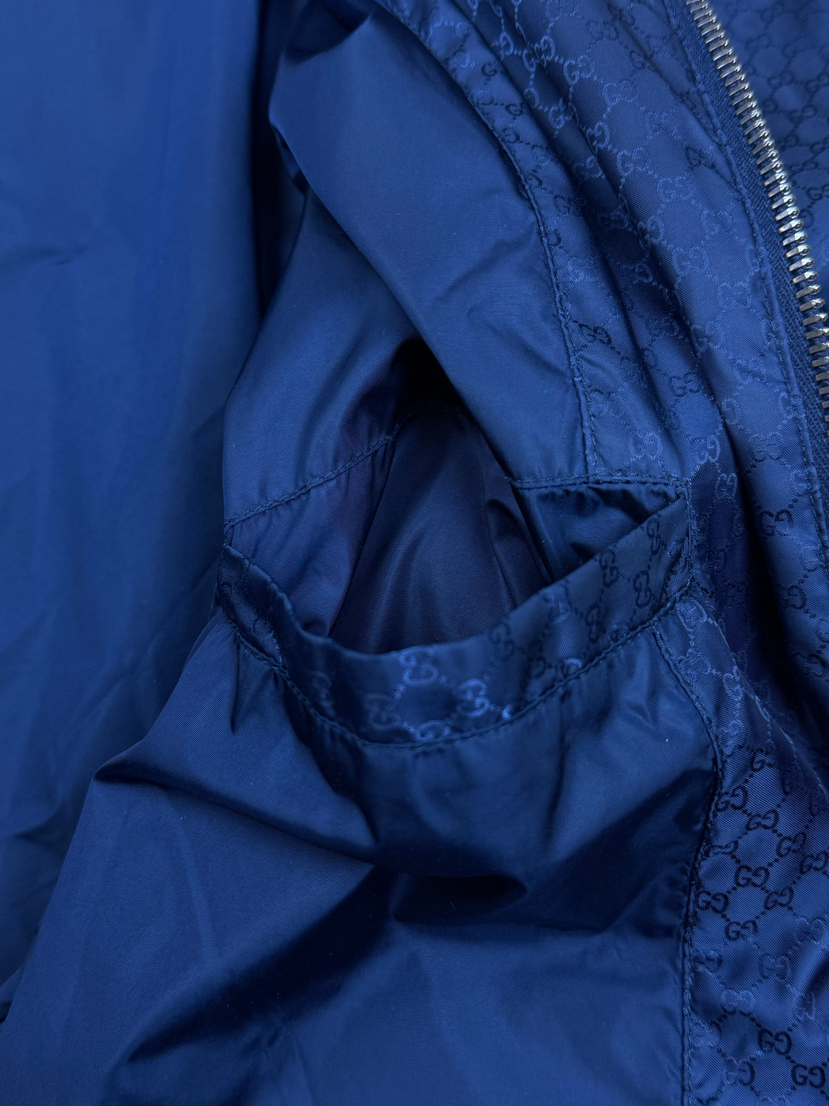 vintage Gucci monogram windbreaker {M}