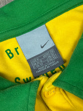 Carregar imagem no visualizador da galeria, vintage Nike BRASIL polo {S}
