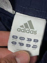 Cargar imagen en el visor de la galería, vintage Adidas Real Madrid trackpants {M}
