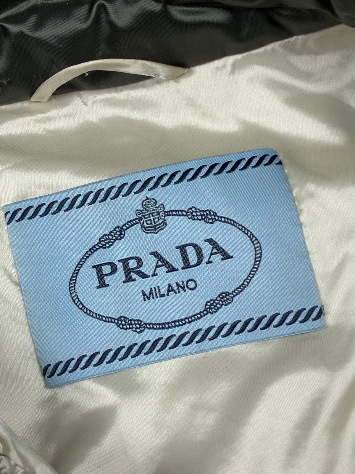 dark green Prada pufferjacket {XS}