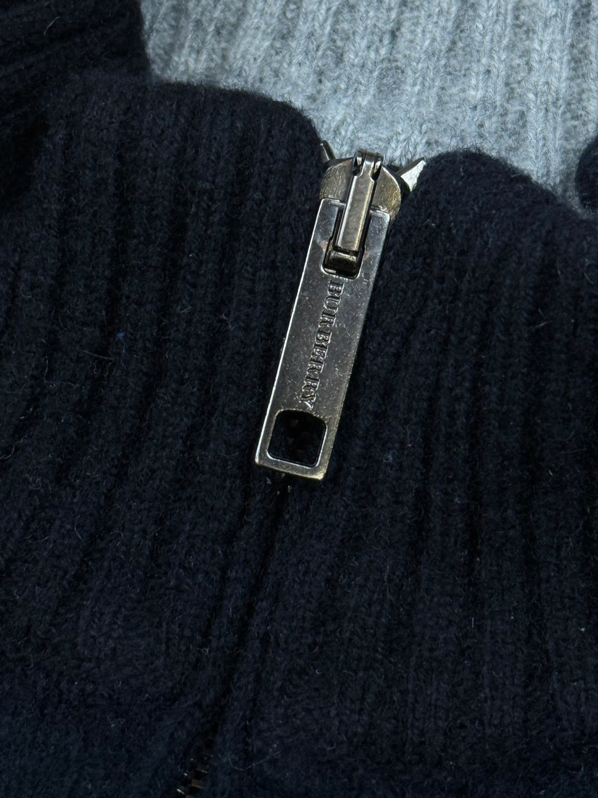 vintage Burberry quarterzip {S}
