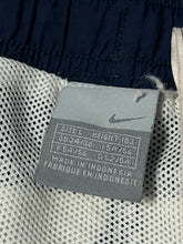 Load image into Gallery viewer, vintage Nike shorts {L}
