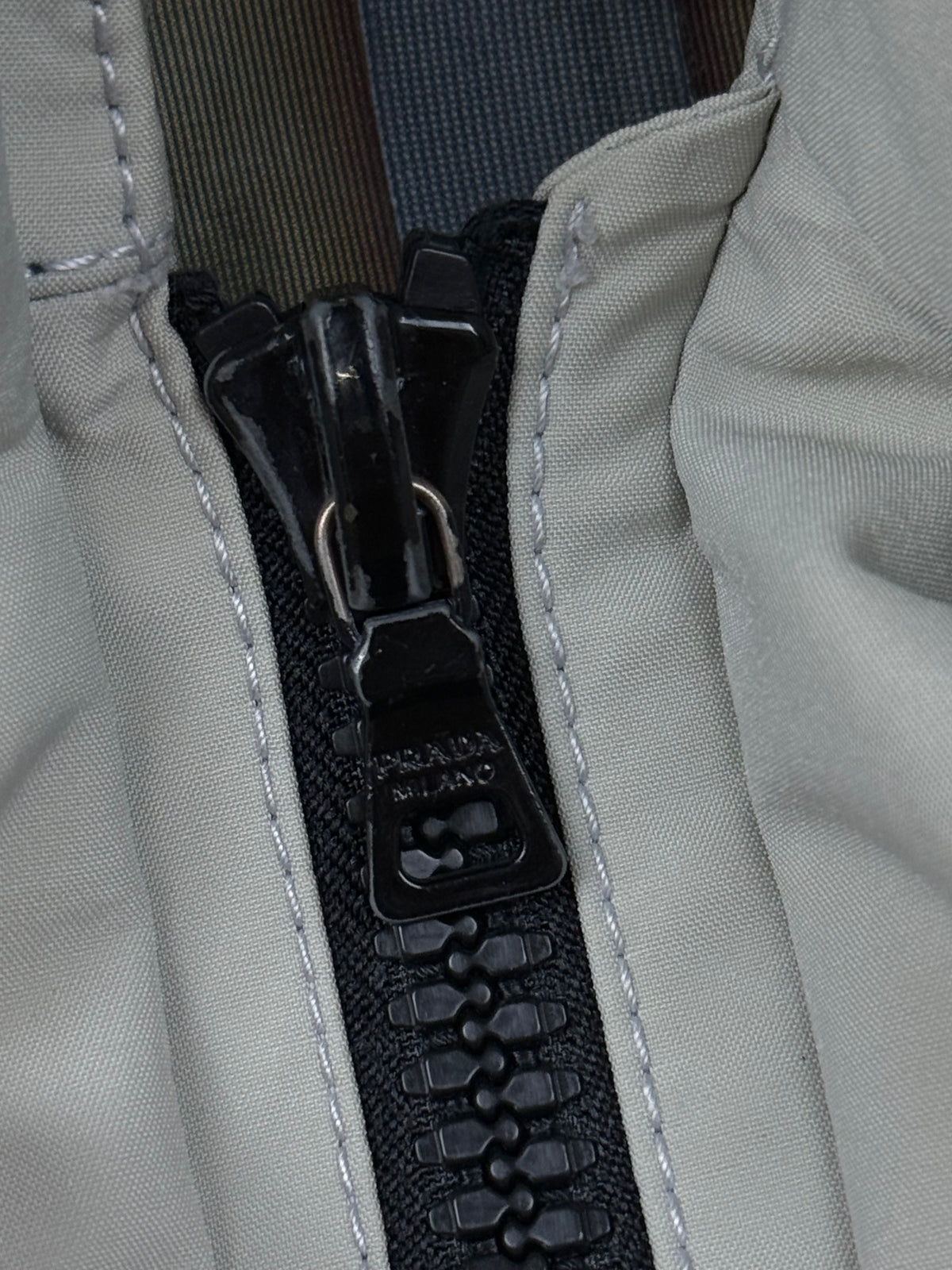 vintage Prada Luna Rossa 2003 windbreaker {L}