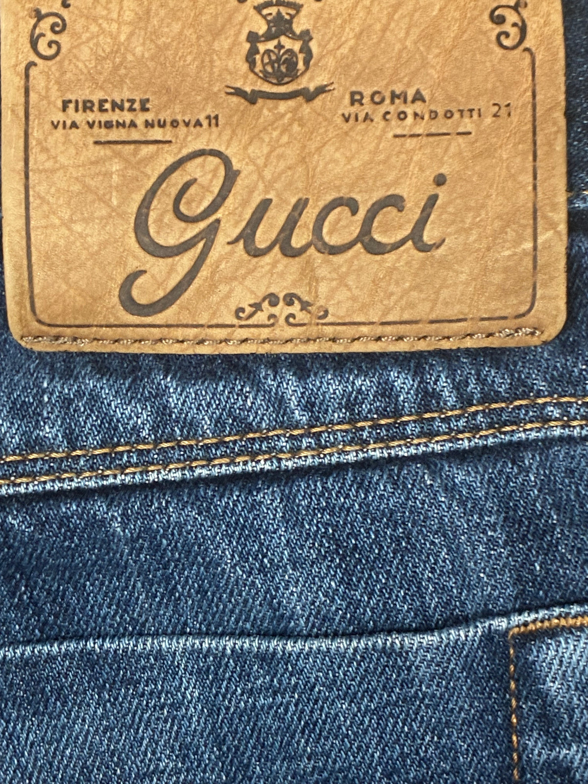vintage Gucci jeans {M}