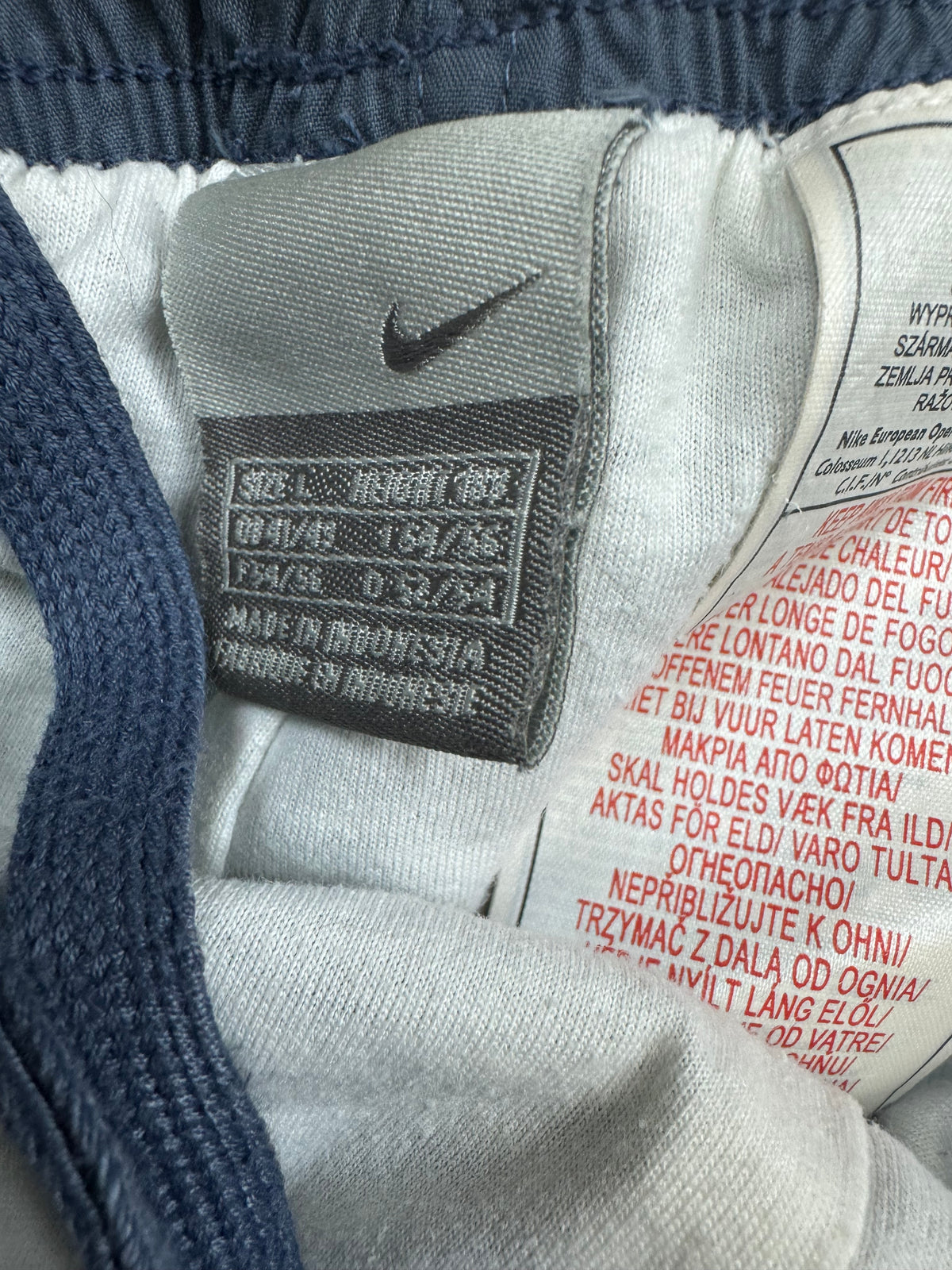 vintage Nike trackpants {L}