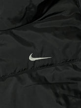 Load image into Gallery viewer, vintage Nike winterjacket {M-L}
