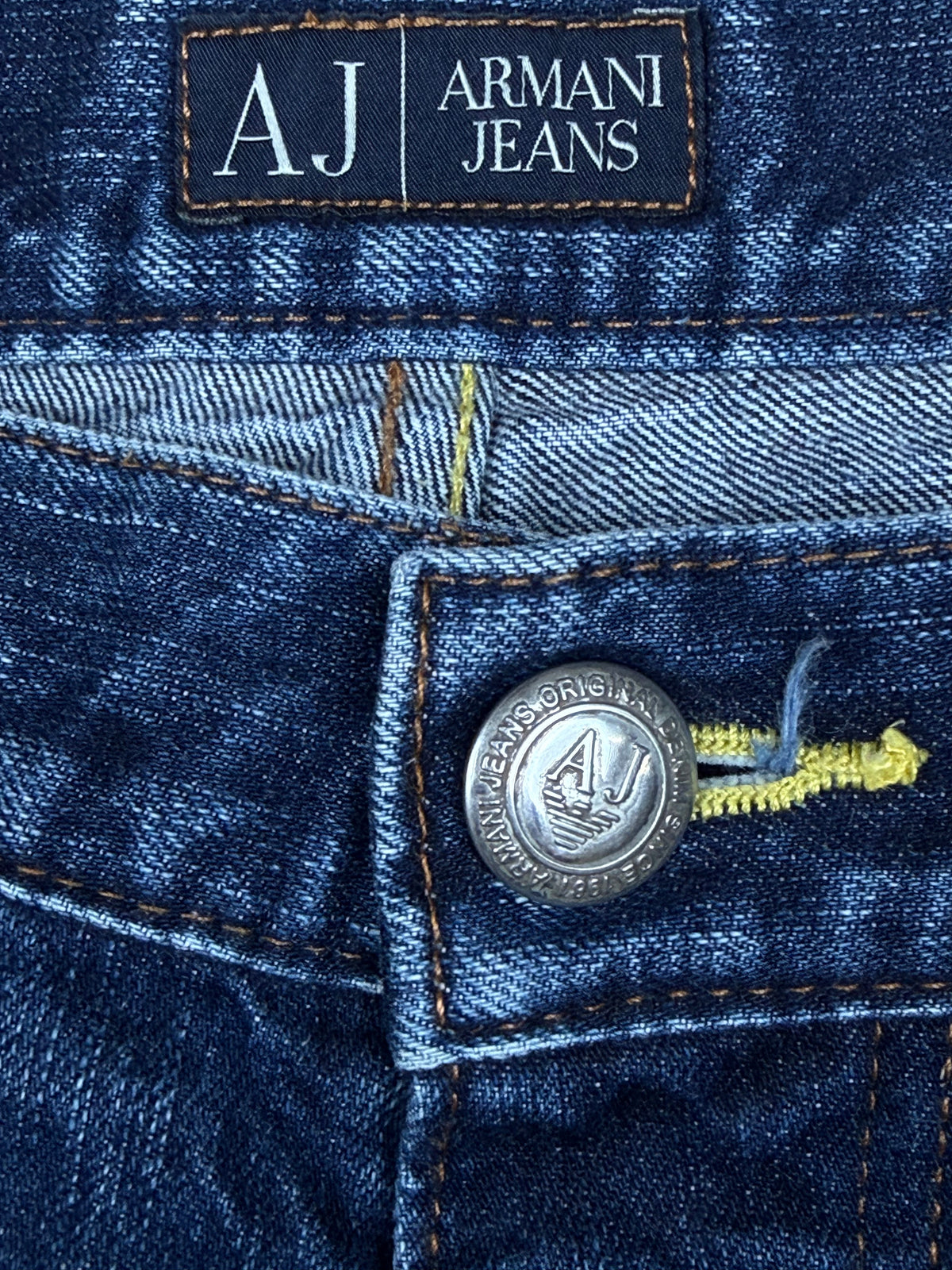 vintage Armani jeans {S}