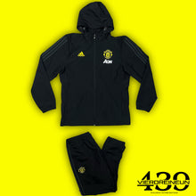 Carregar imagem no visualizador da galeria, vintage Adidas Manchester United tracksuit {L}
