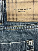 Load image into Gallery viewer, vintage Burberry jeans {M}
