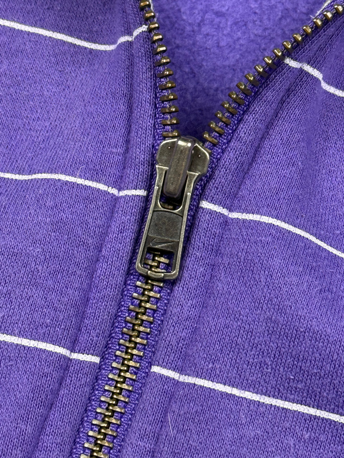 vintage purple Nike sweatjacket {S}