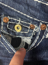 Load image into Gallery viewer, vintage skinny True Religion jeans {S}
