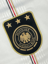 Carica l&#39;immagine nel visualizzatore di Gallery, vintage Adidas Germany 2010 home jersey {S}
