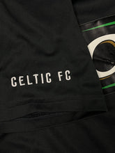 Carregar imagem no visualizador da galeria, vintage Nike Fc Celtic trainingjersey {XL}
