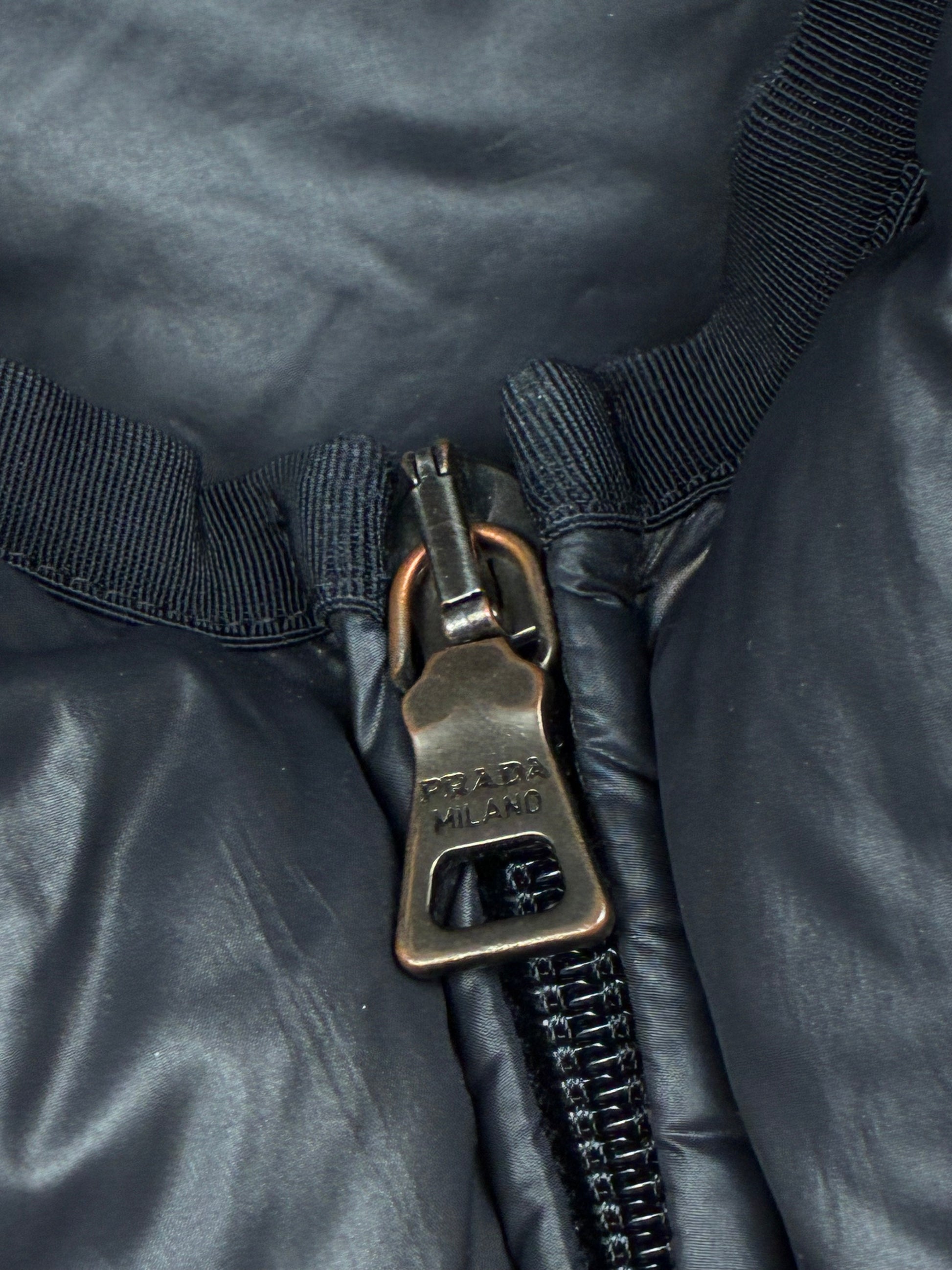 vintage black Prada pufferjacket {M}