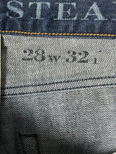 Cargar imagen en el visor de la galería, vintage Burberry jeans {S}
