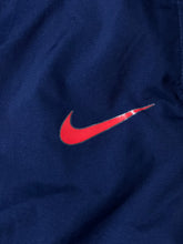 Carregar imagem no visualizador da galeria, vintage Nike Croatia trackpants {L}
