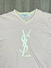 Cargar imagen en el visor de la galería, vintage pink YSL Yves Saint Laurent t-shirt {S}
