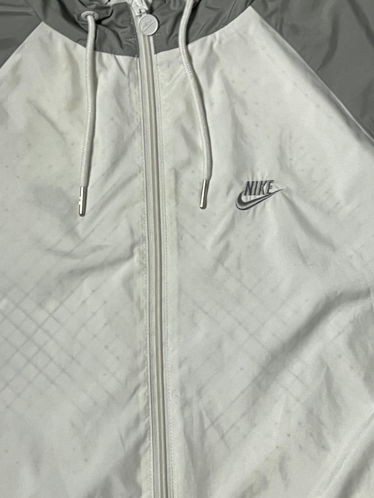 vintage white Nike TN/TUNED reversible windbreaker {M}