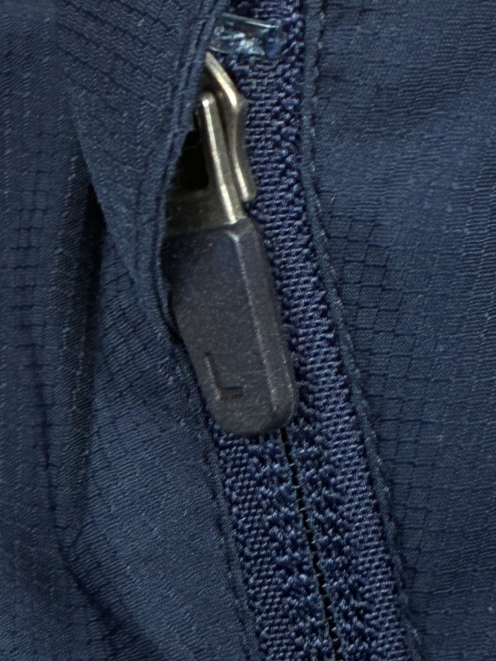 navyblue Lacoste windbreaker {XS}