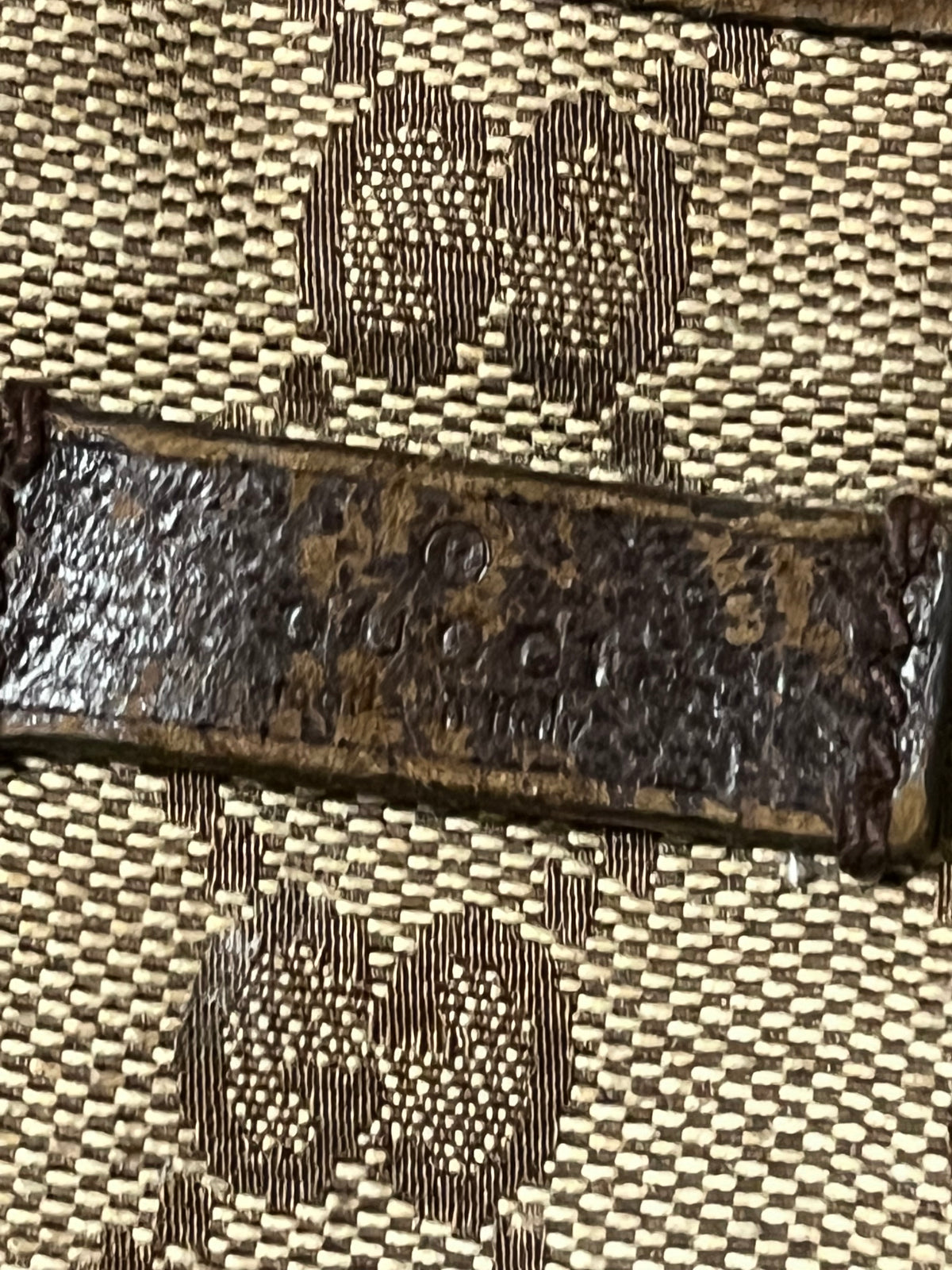 vintage Gucci slingbag