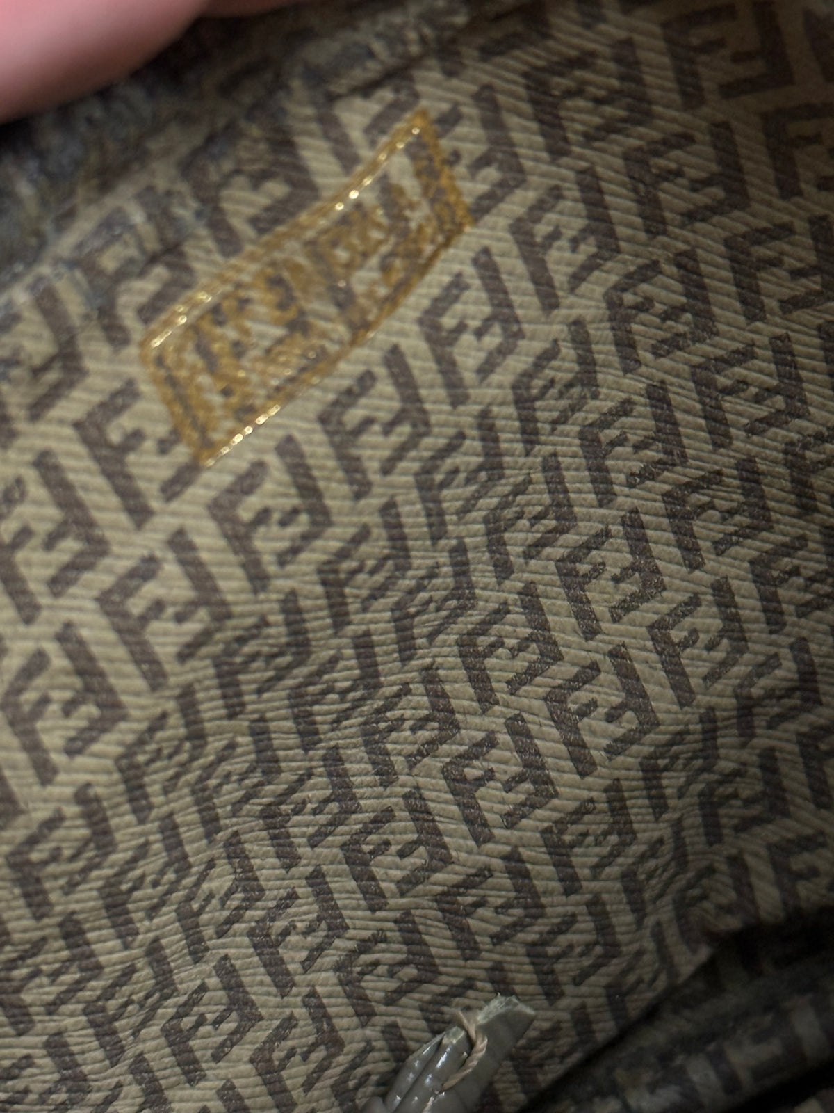 vintage Fendi slingbag