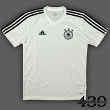 Carica l&#39;immagine nel visualizzatore di Gallery, vintage Adidas Germany trainingjersey {S}
