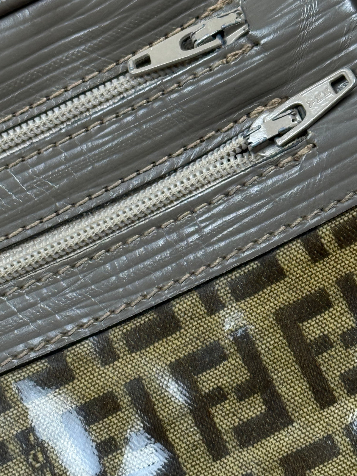 vintage Fendi slingbag