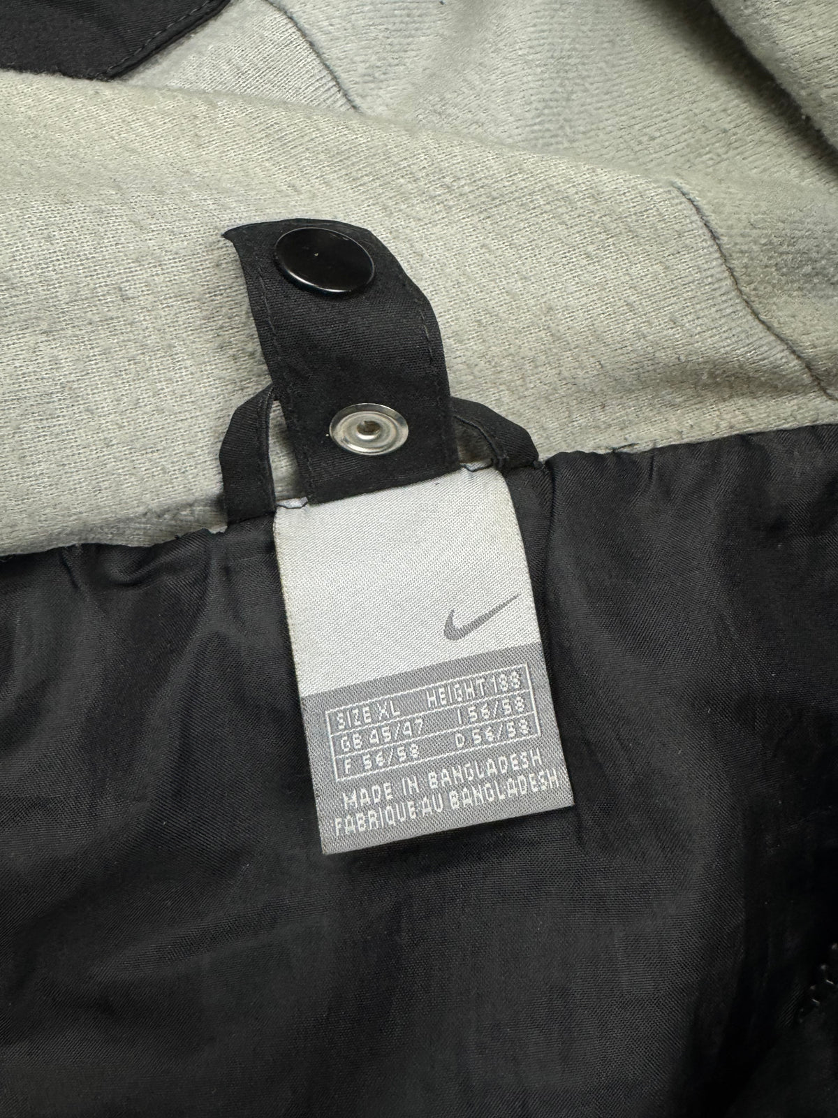 vintage Nike TN TUNED windbreaker {XL}