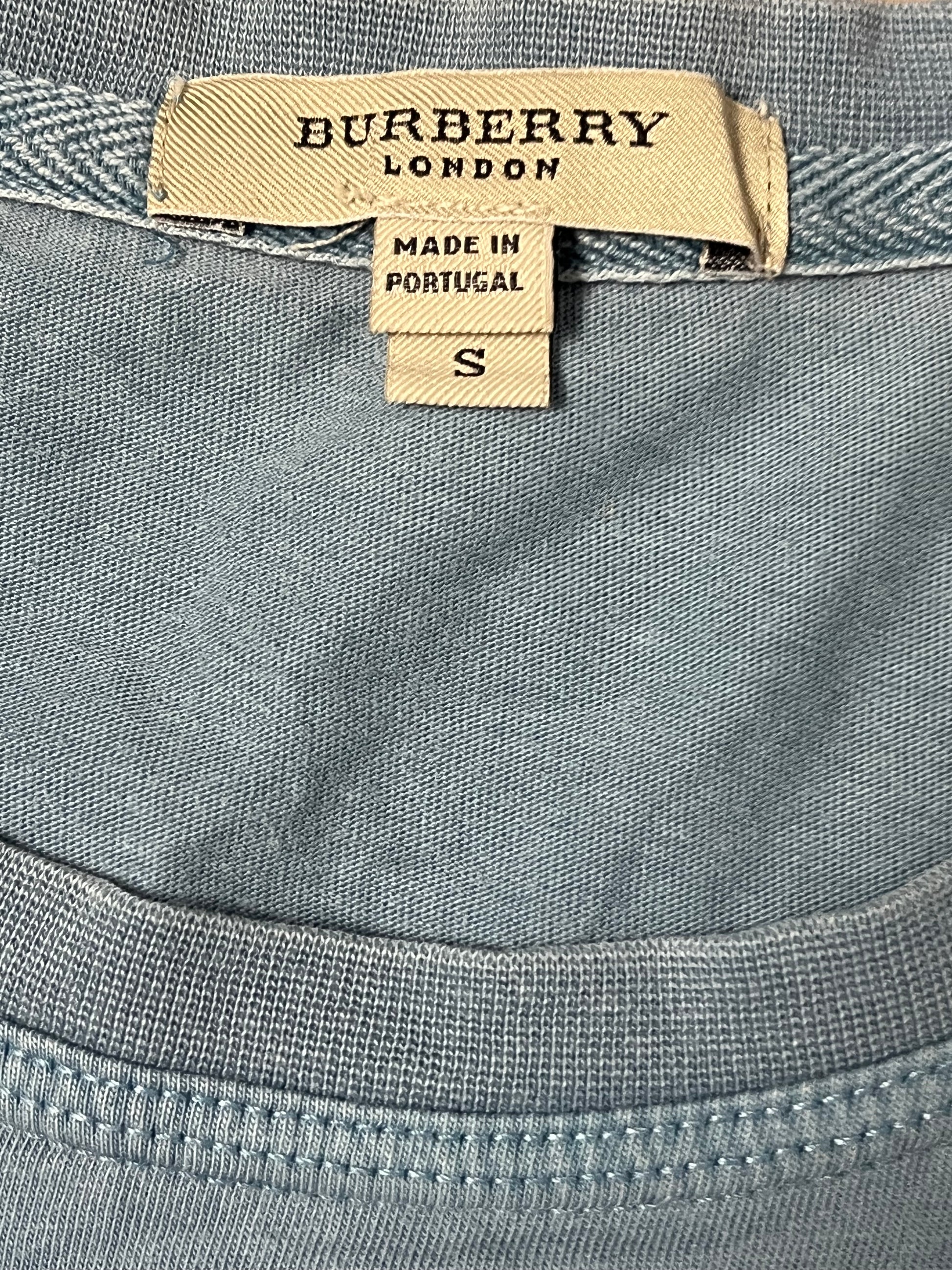 vintage babyblue Burberry t-shirt {S}