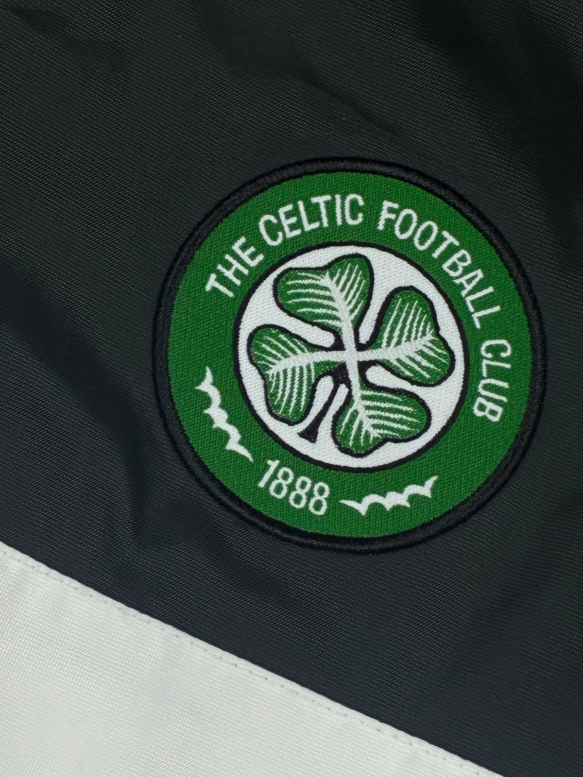vintage Nike Fc Celtic windbreaker {XS}