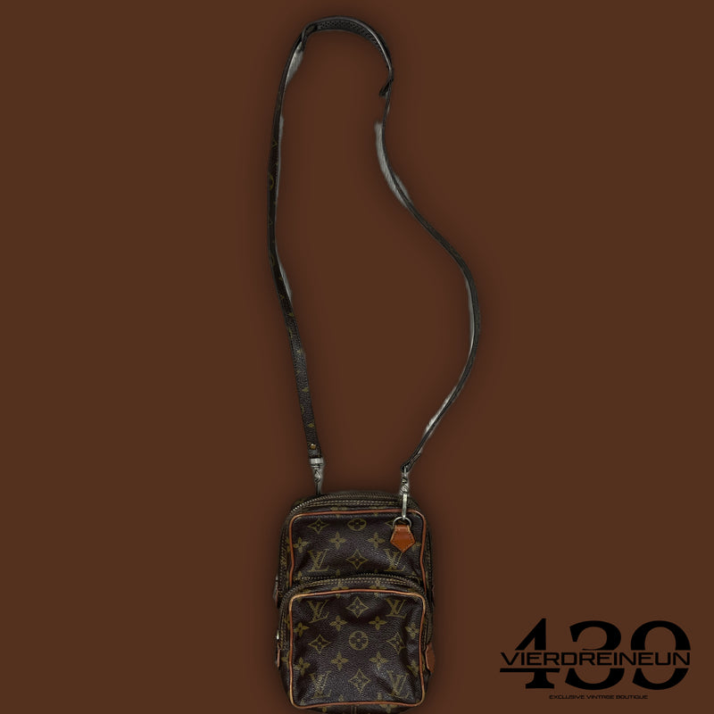 vintage Louis Vuitton slingbag