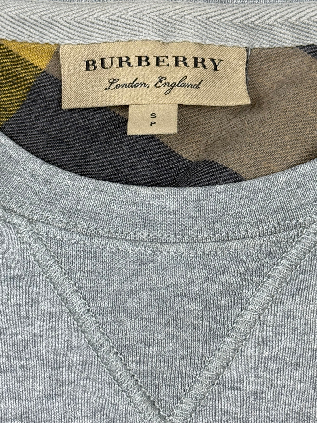 vintage Burberry sweater {S}