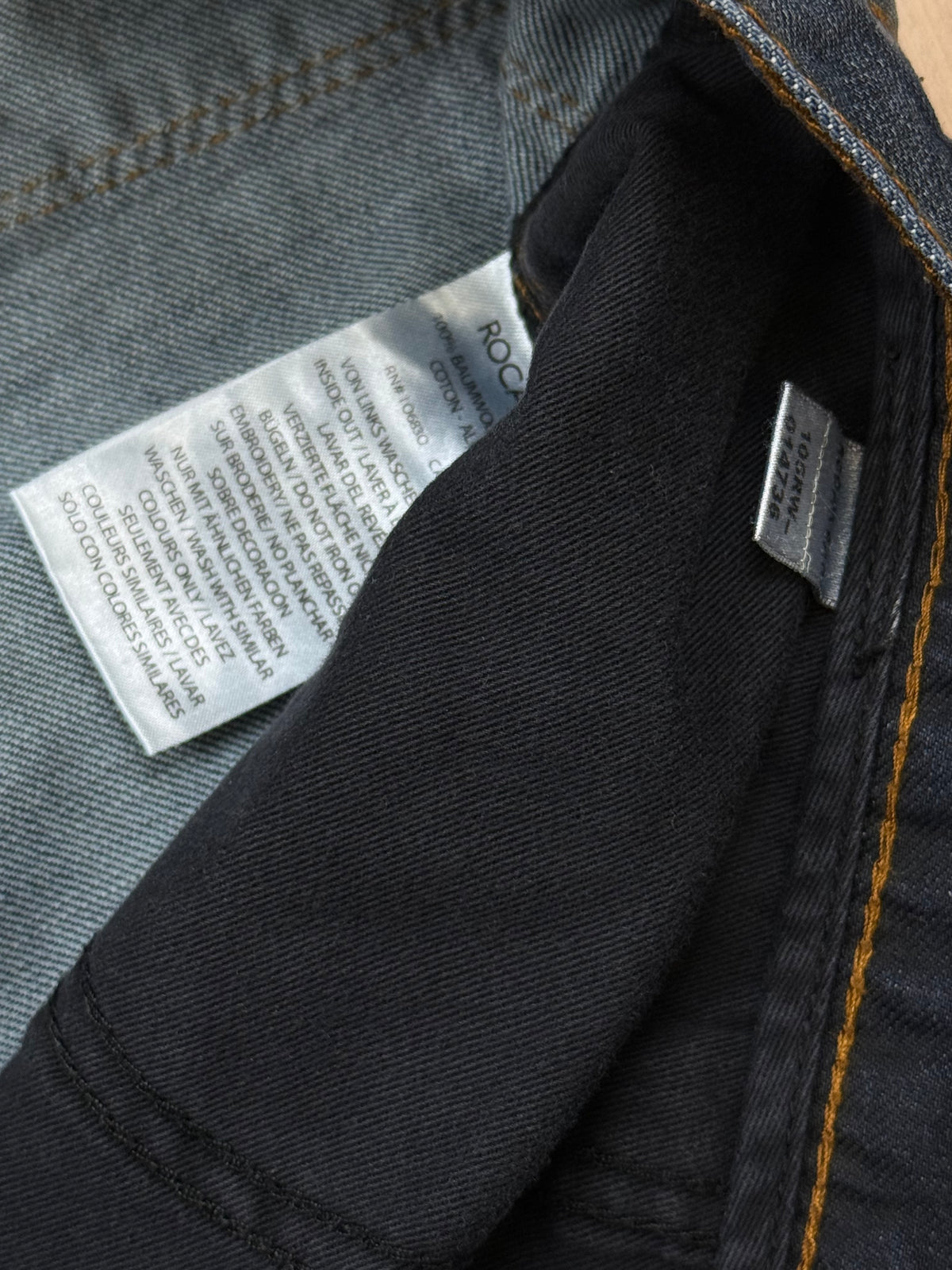 vintage Roccawear jeans {XL}