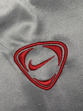 Lade das Bild in den Galerie-Viewer, vintage Nike jersey {L}

