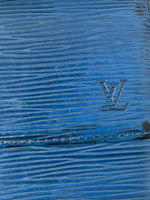 Carregar imagem no visualizador da galeria, vintage Louis Vuitton wallet
