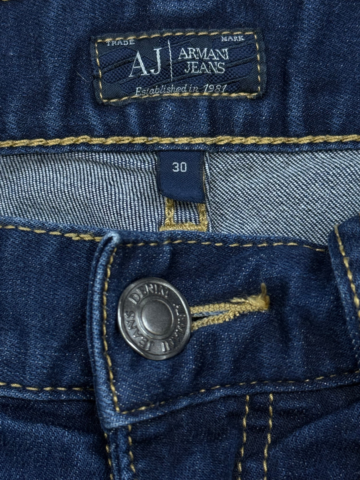 vintage Armani jeans {S}