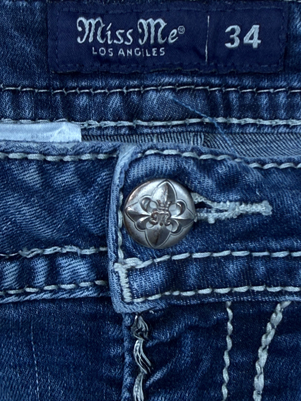 vintage Miss Me jeans {M}