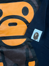 Cargar imagen en el visor de la galería, vintage BAPE a bathing ape t-shirt {M}
