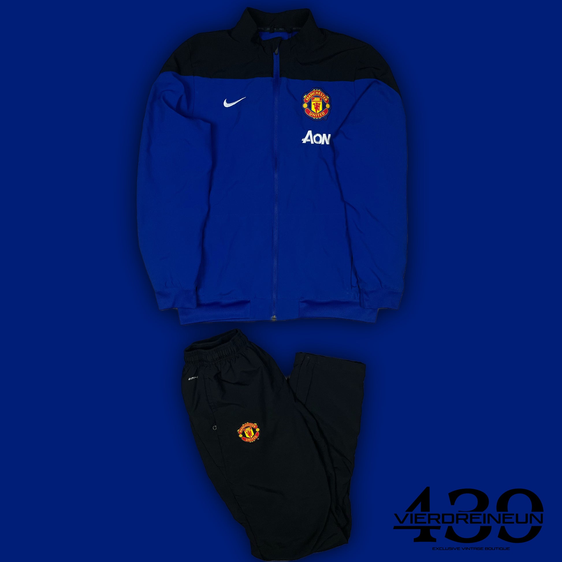 vintage Nike Manchester United tracksuit {XS}