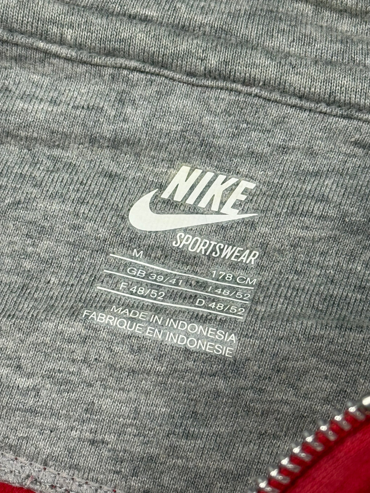 vintage Nike sweatjacket {M}